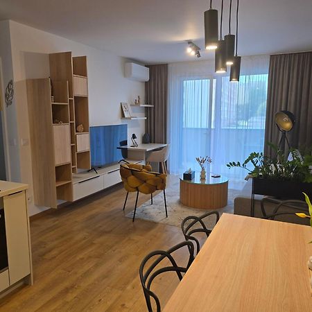M&M2 Apartment Near Center With Free Parking - Ac Kosice Exterior photo
